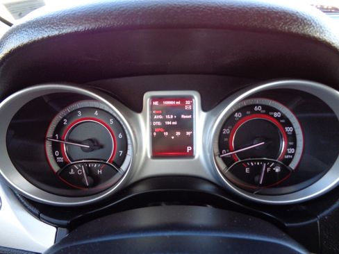 Used 2013 Dodge Journey SXT w/ Flexible Seating Group image 12