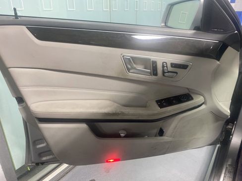 Used 2014 Mercedes-Benz E 350 4MATIC Sedan image 18