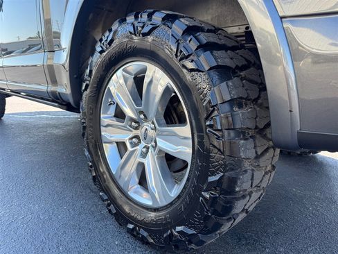Used 2015 Ford F150 Platinum w/ Equipment Group 701A Luxury AWD/4WD image 11