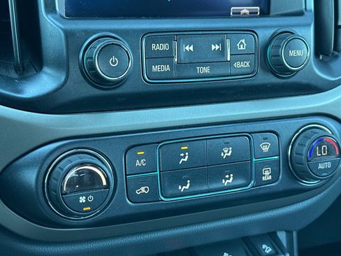 Used 2015 Chevrolet Colorado Z71 image 25