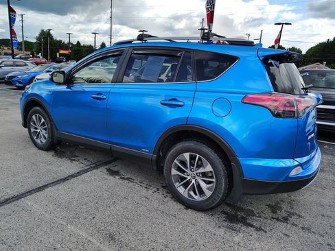 Used 2018 Toyota RAV4 XLE AWD/4WD image 9