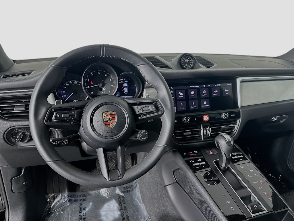 Certified 2026 Porsche Macan Turbo AWD/4WD image 24