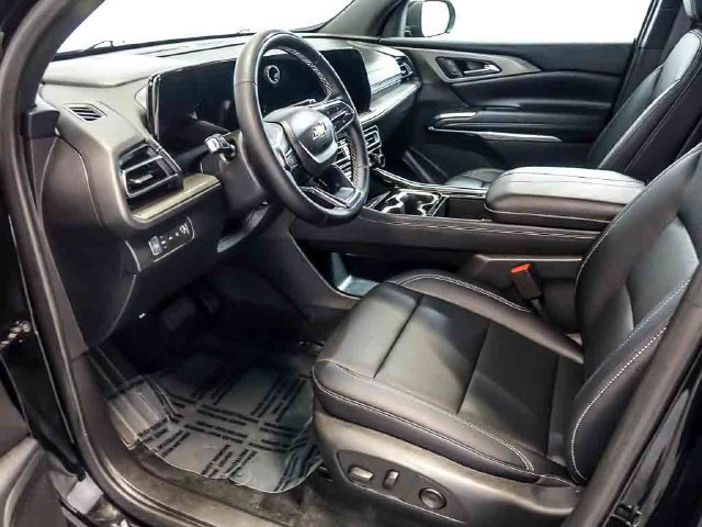 Certified 2026 Chevrolet Traverse LT AWD/4WD image 13