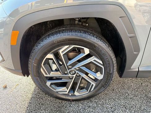 New 2025 Hyundai Tucson Limited image 11