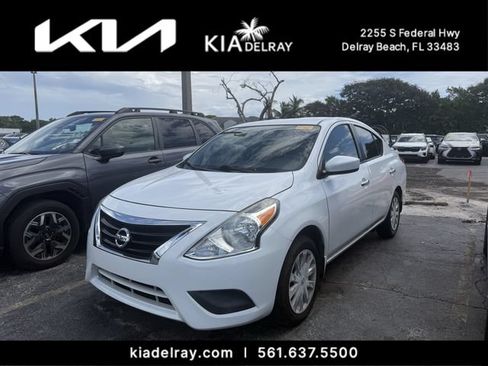 Used 2019 Nissan Versa SV FWD image 4