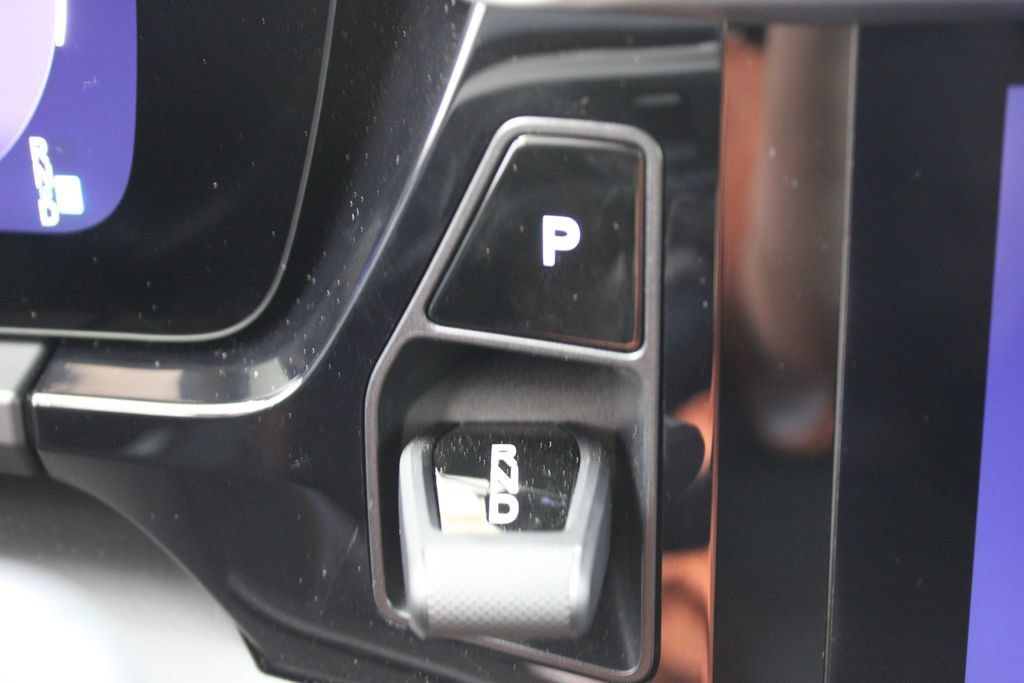 Used 2024 Porsche Macan 4 Electric AWD/4WD image 38