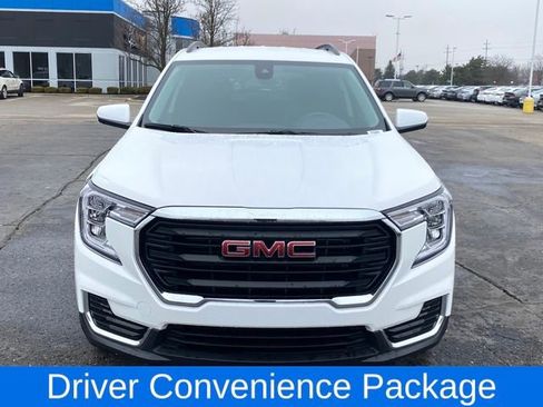 Certified 2023 GMC Terrain SLE w/ Driver Convenience Package AWD/4WD image 2