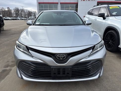 Used 2019 Toyota Camry LE image 12
