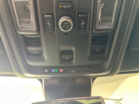 Used 2023 GMC Yukon Denali AWD/4WD image 20
