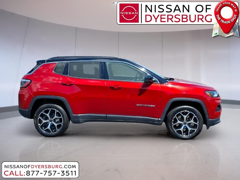 Used 2025 Jeep Compass Limited AWD/4WD image 2