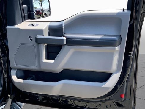 Used 2019 Ford F150 XLT w/ Equipment Group 302A Luxury AWD/4WD image 22
