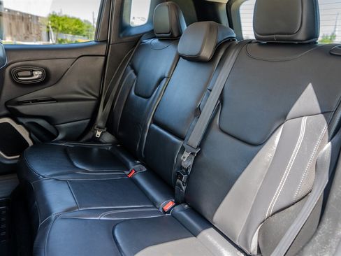 Used 2016 Jeep Renegade Limited image 29