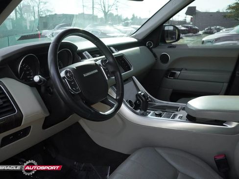 Used 2014 Land Rover Range Rover Sport HSE image 21