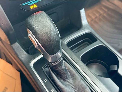 Used 2018 Ford Escape SE image 17