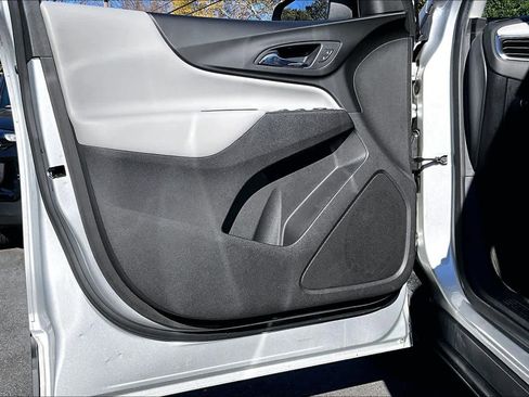 Used 2019 Chevrolet Equinox LS image 19