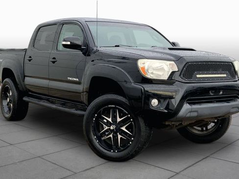 Used 2015 Toyota Tacoma PreRunner w/ TRD Sport Package RWD image 2