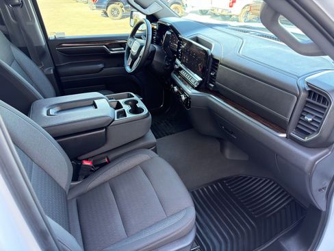 Used 2024 GMC Sierra 1500 Elevation image 34