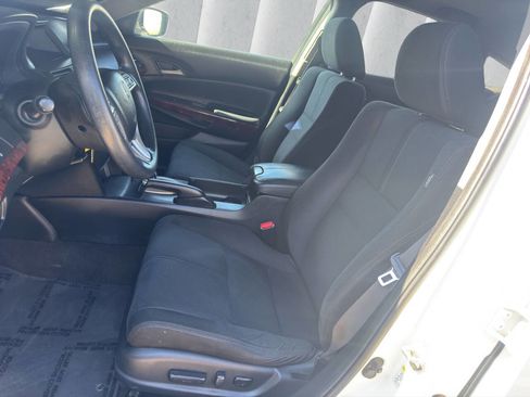 Used 2012 Honda Crosstour EX image 10