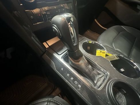 Used 2019 Ford Explorer XLT w/ Equipment Group 202A FWD image 27