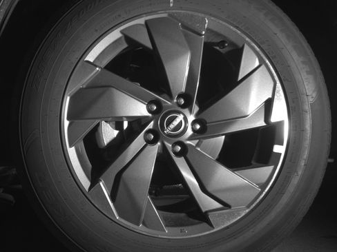 Used 2025 Nissan Rogue SV image 12