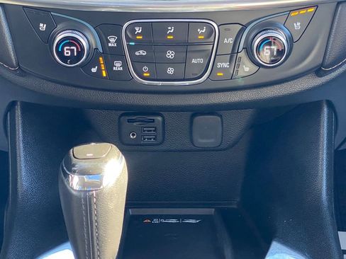 Used 2020 Chevrolet Traverse Premier image 26