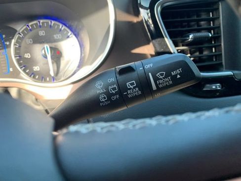 Used 2023 Chrysler Voyager LX FWD image 31