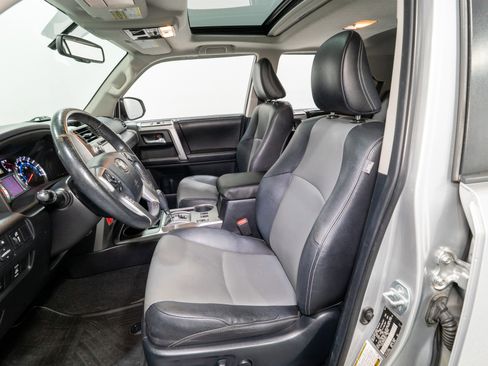 Used 2014 Toyota 4Runner SR5 Premium image 13