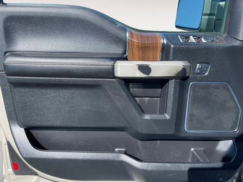 Used 2017 Ford F150 Lariat image 26