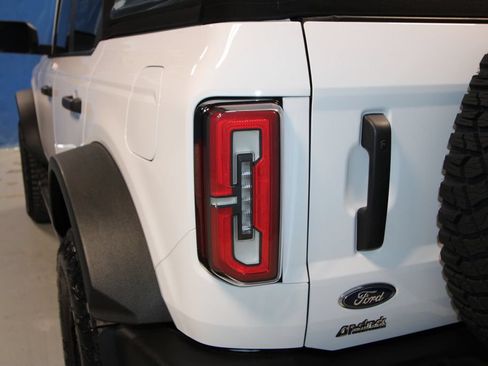 Used 2022 Ford Bronco Wildtrak AWD/4WD image 36