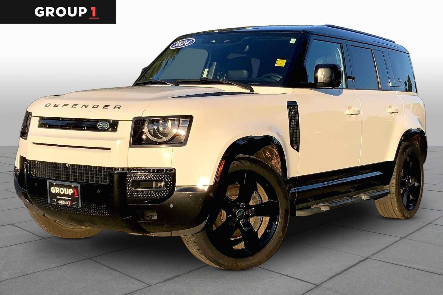 Used 2024 Land Rover Defender 110 X-Dynamic SE AWD/4WD image 1