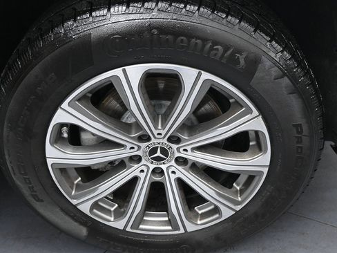 Used 2024 Mercedes-Benz GLC 300 4MATIC image 40