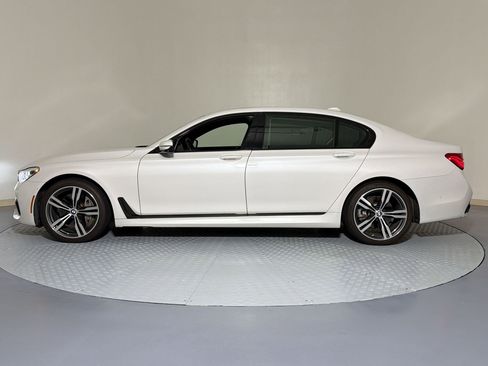 Used 2019 BMW 750i w/ Executive Package RWD image 2