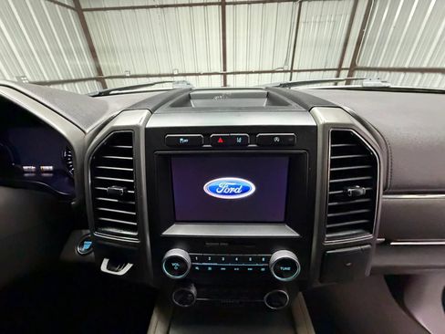 Used 2019 Ford Expedition XLT w/ Equipment Group 202A RWD image 21
