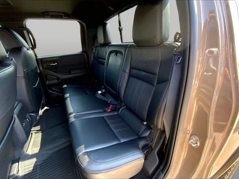 Used 2022 Nissan Frontier PRO-4X w/ Pro-4X Premium Package AWD/4WD image 20