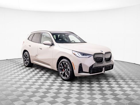 Certified 2025 BMW X3 xDrive30i w/ M Sport Package image 8