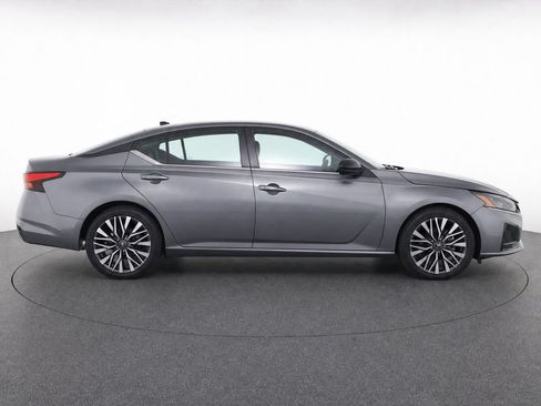 Used 2026 Nissan Altima 2.5 SV FWD image 9
