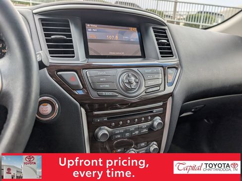 Used 2016 Nissan Pathfinder SL image 20