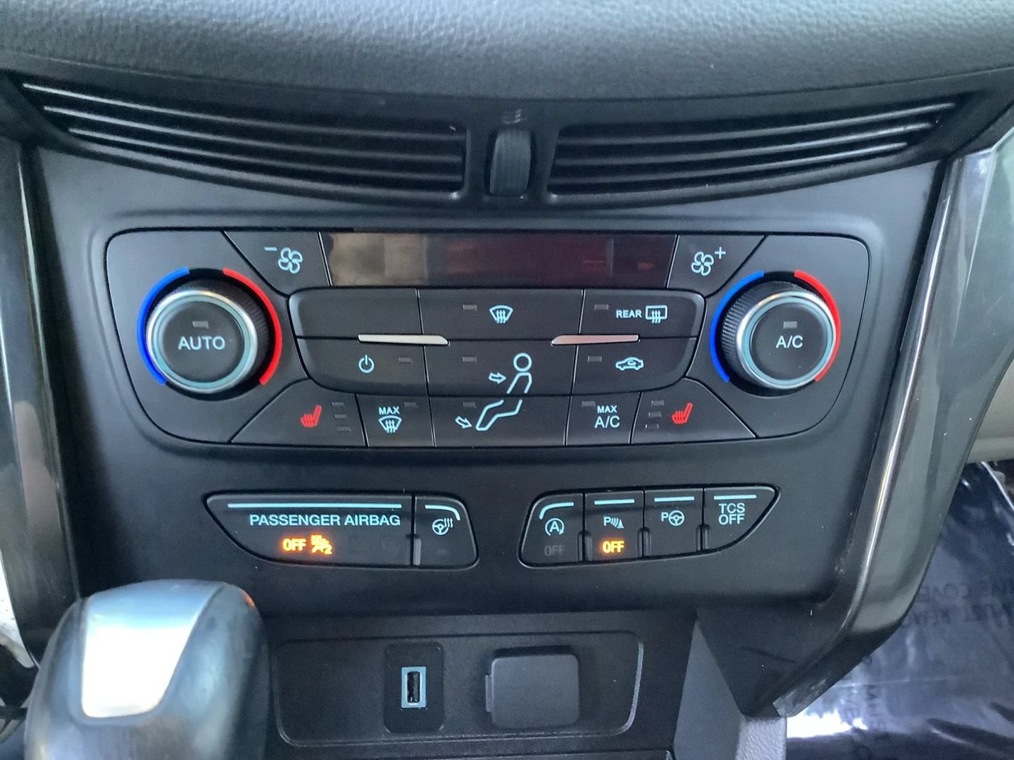 Used 2017 Ford Escape Titanium w/ Equipment Group 301A FWD image 32