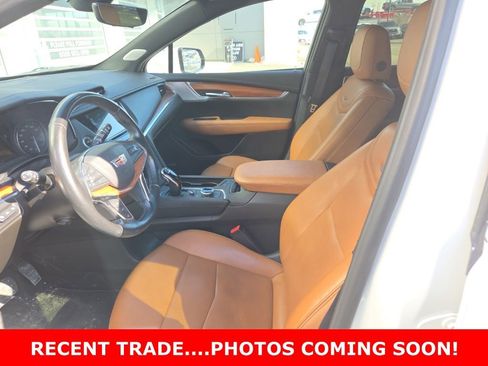 Used 2021 Cadillac XT5 Premium Luxury image 2