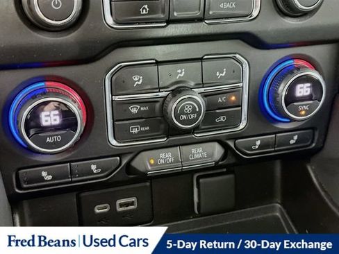 Used 2021 Chevrolet Tahoe Z71 w/ Z71 Off-Road Package AWD/4WD image 22