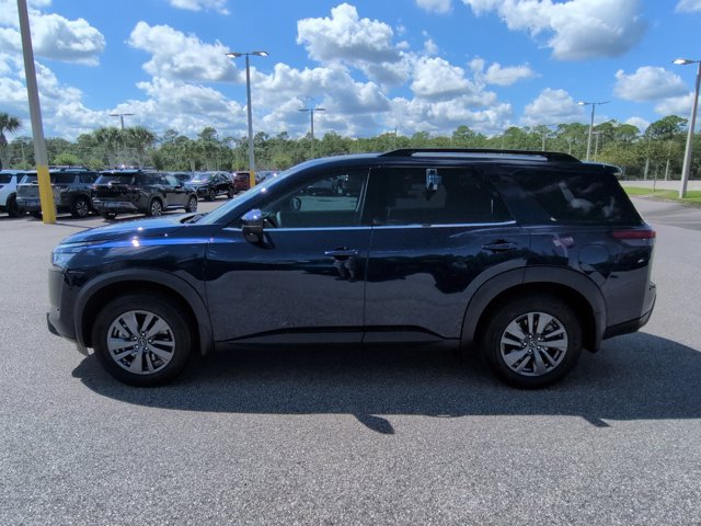 Used 2024 Nissan Pathfinder SV FWD image 7