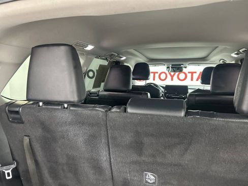 Used 2024 Toyota Grand Highlander AWD image 18