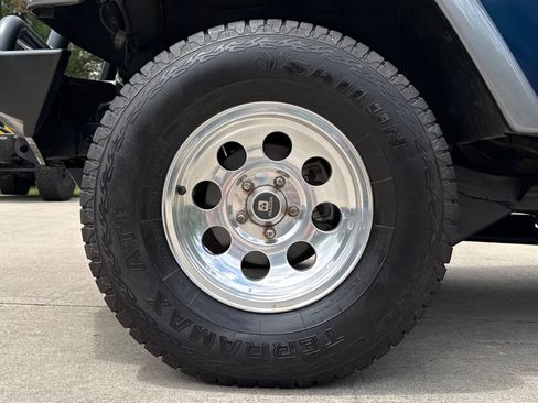 Used 2004 Jeep Wrangler X AWD/4WD image 6