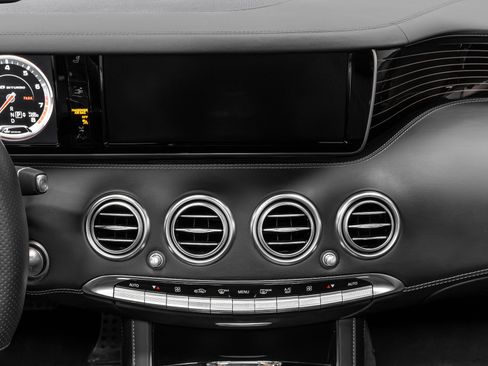 Used 2017 Mercedes-Benz S 63 AMG 4MATIC Cabriolet image 31