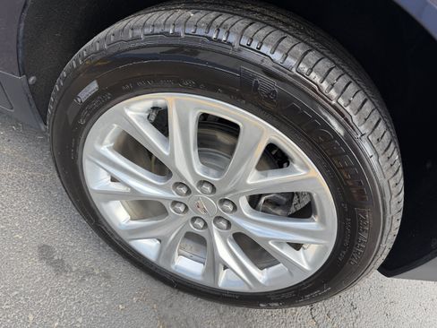 Used 2019 Cadillac XT5 Luxury w/ LPO, Radiant Package FWD image 9