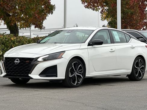 Certified 2023 Nissan Altima 2.5 SR image 8