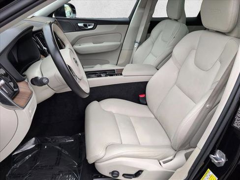 Used 2019 Volvo XC60 T5 Inscription w/ Protection Package Premier FWD image 17