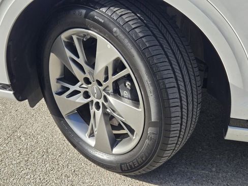 Used 2025 Genesis GV70 3.5T Sport image 8