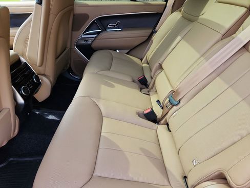 New 2026 Land Rover Range Rover SE AWD/4WD image 4