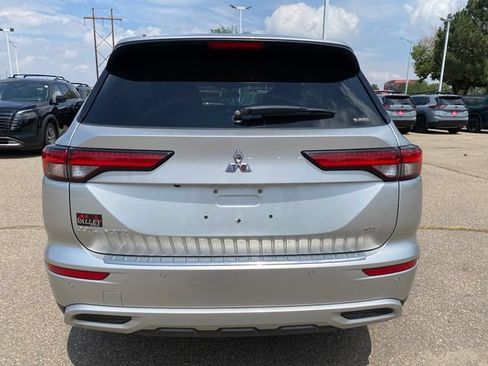 Used 2024 Mitsubishi Outlander SE AWD/4WD image 4